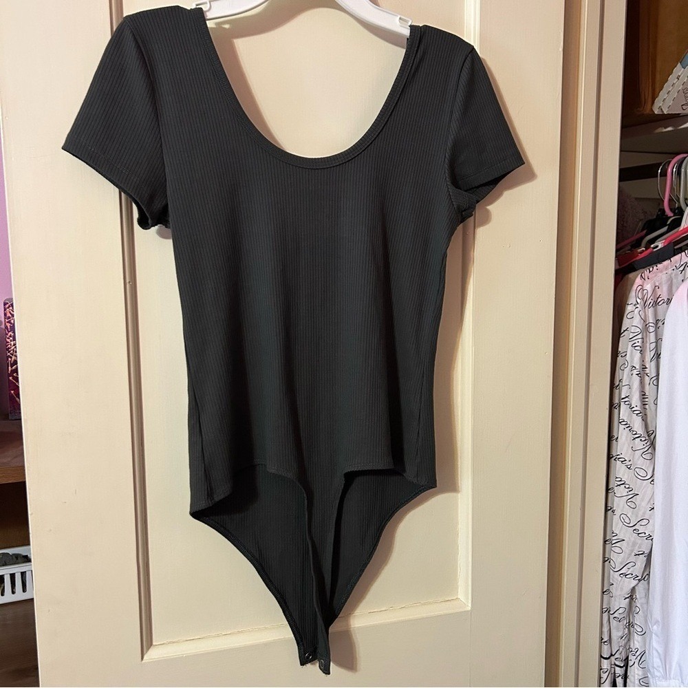 American Eagle Dark Charcoal Ribbed Scoop Neck Bodysuit - Picture 4 of 8